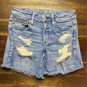 American Eagle outfitter women’s distressed  shorts